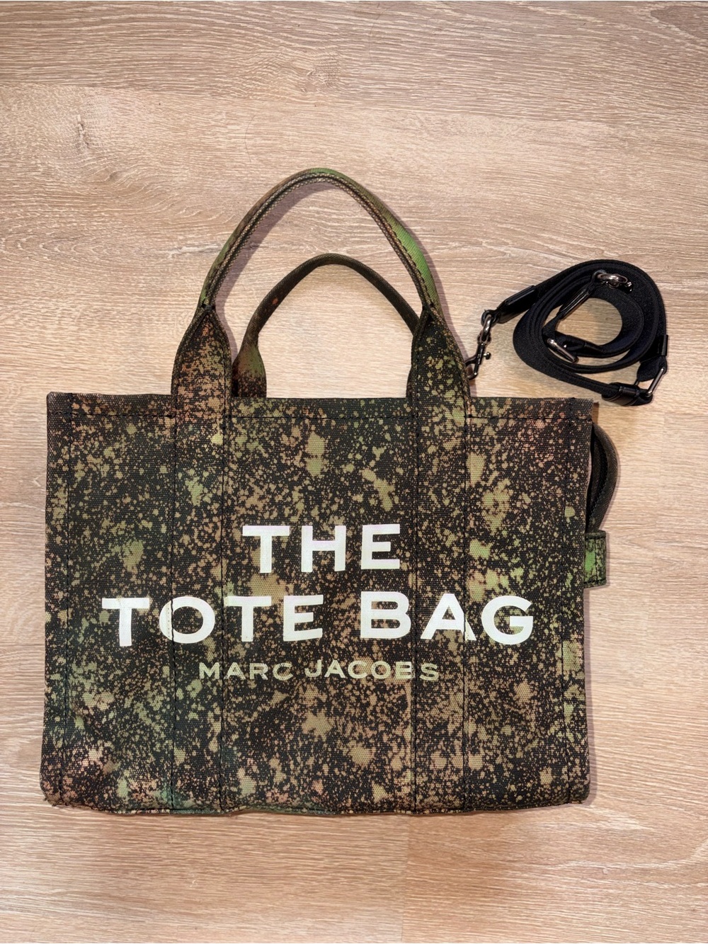 Medium Marc Jacobs “Camouflage Splatter” 🍂🌿🫟 The Tote Bag
